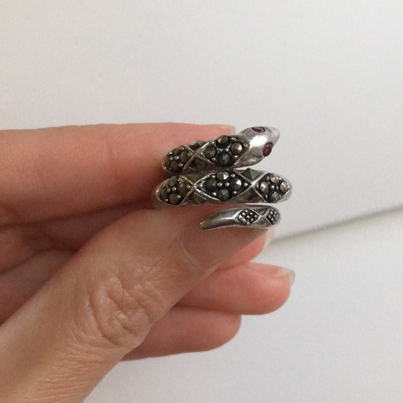 🐍 vintage sterling silver coiled snake ring OS - Picture 8 of 11